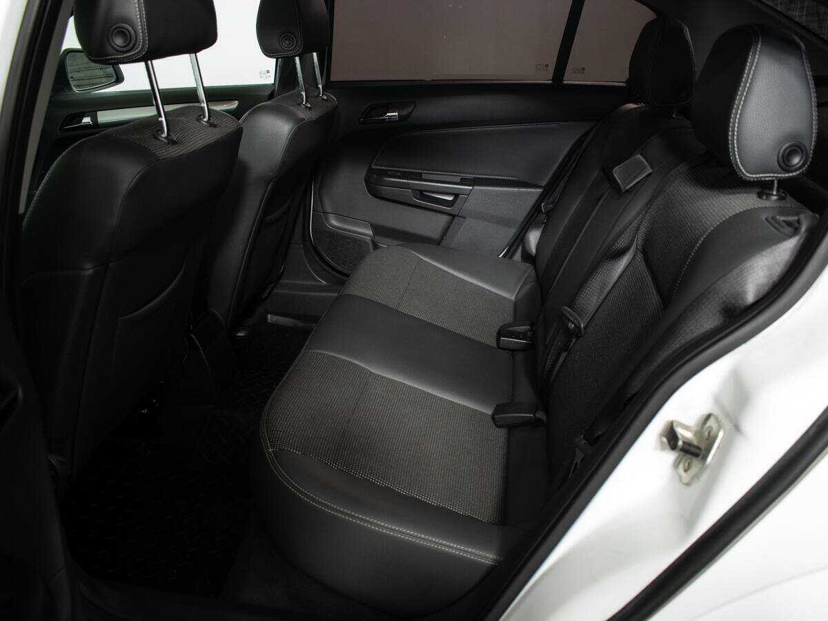 Opel Astra, 2011 - 177 603 км. | Фото №5