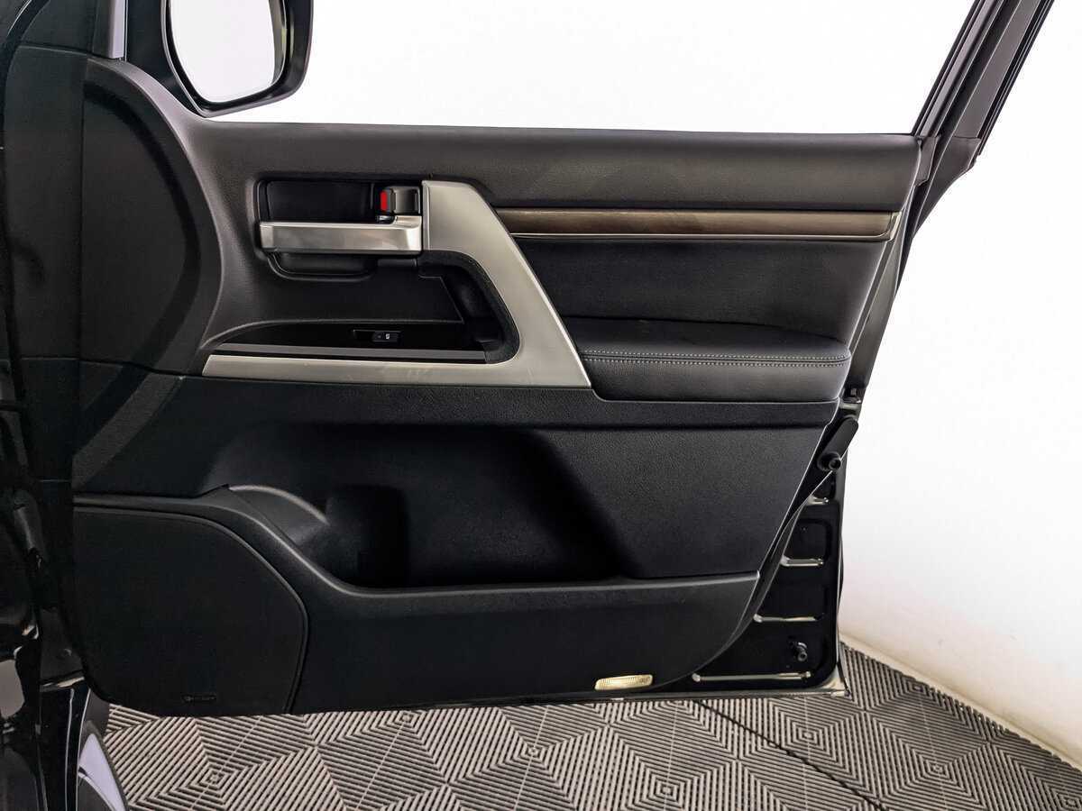 Toyota Land Cruiser, 2020 Фото №23