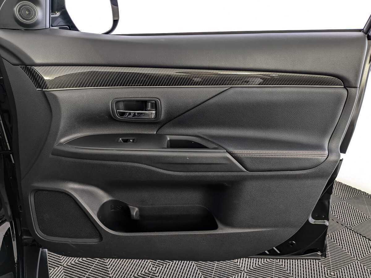 Mitsubishi Outlander, 2021 Фото №25