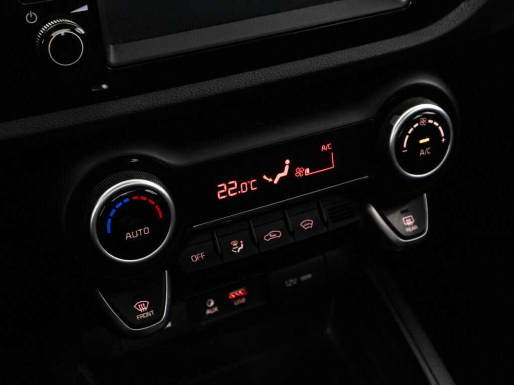 Kia Rio, 2018 Фото №15