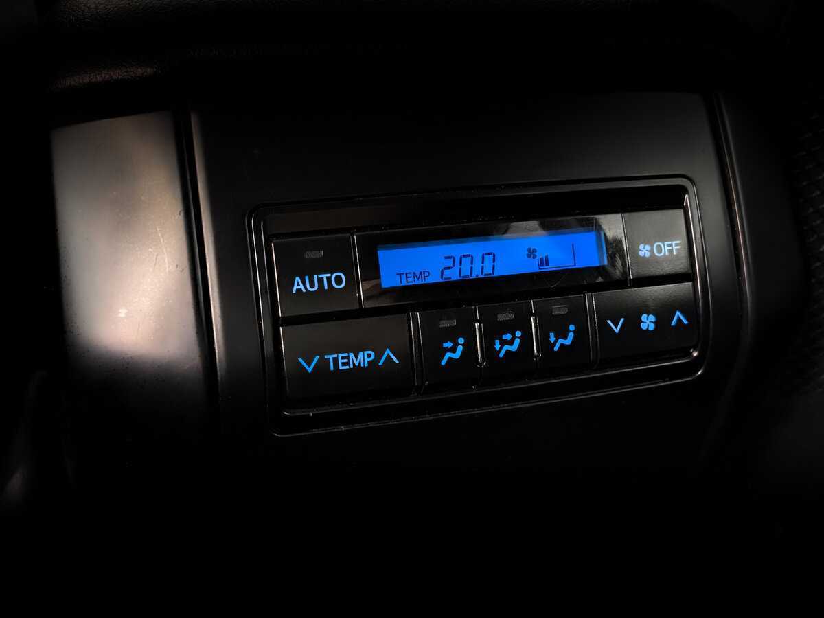 Toyota Land Cruiser Prado, 2021 Фото №24