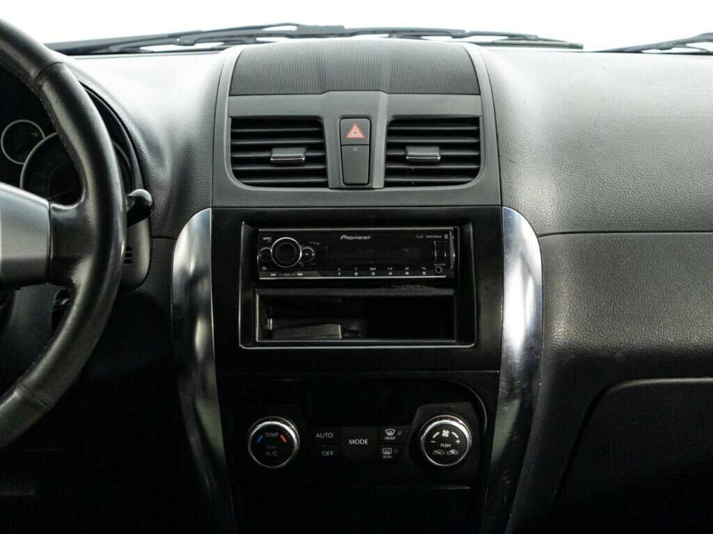 Suzuki SX4, 2010 Фото №14