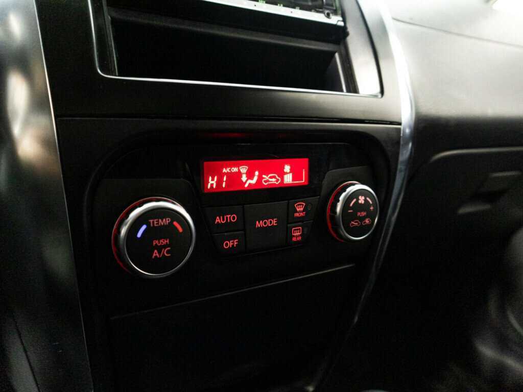 Suzuki SX4, 2010 Фото №15