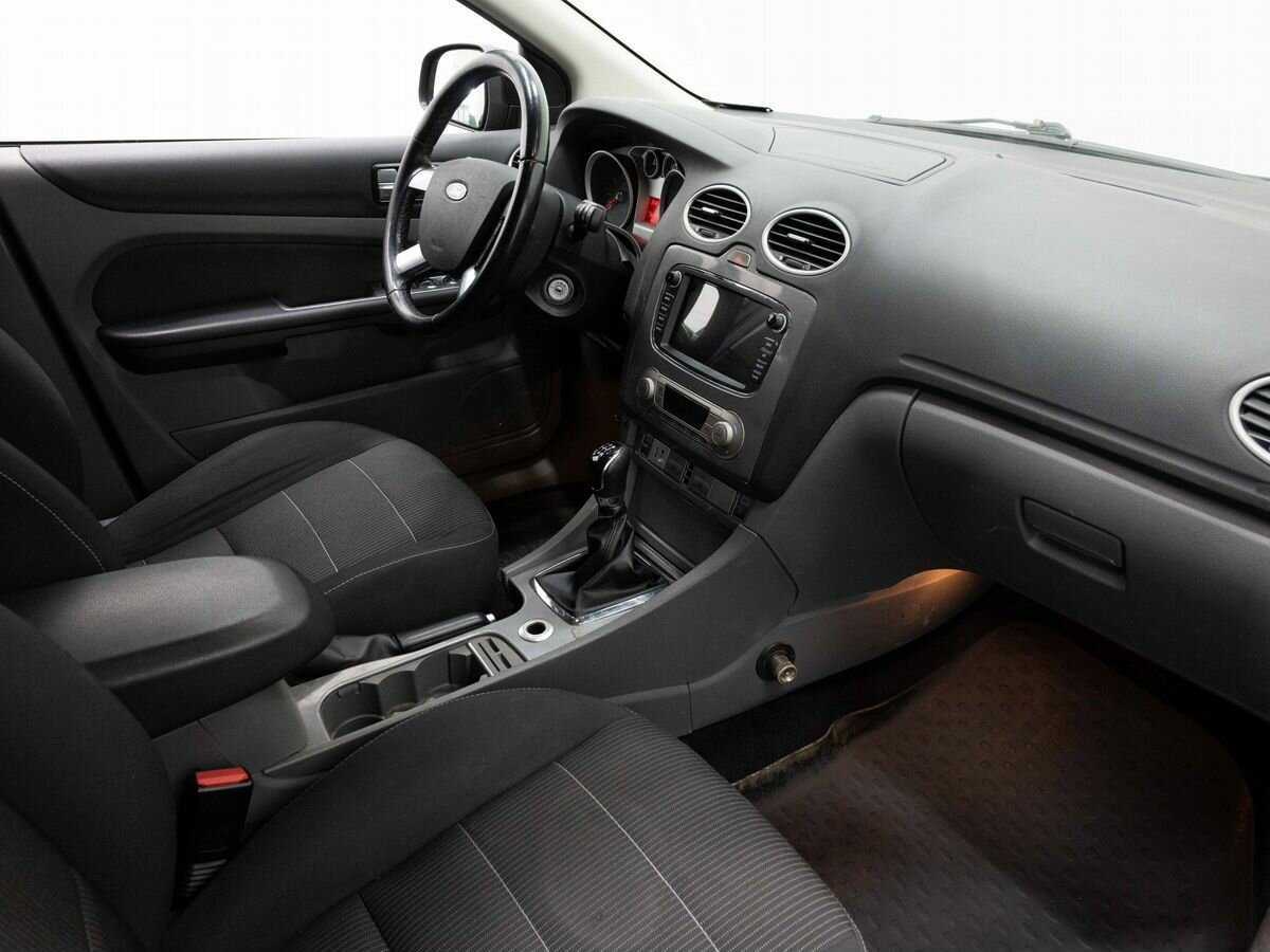 Ford Focus, 2010 Фото №11