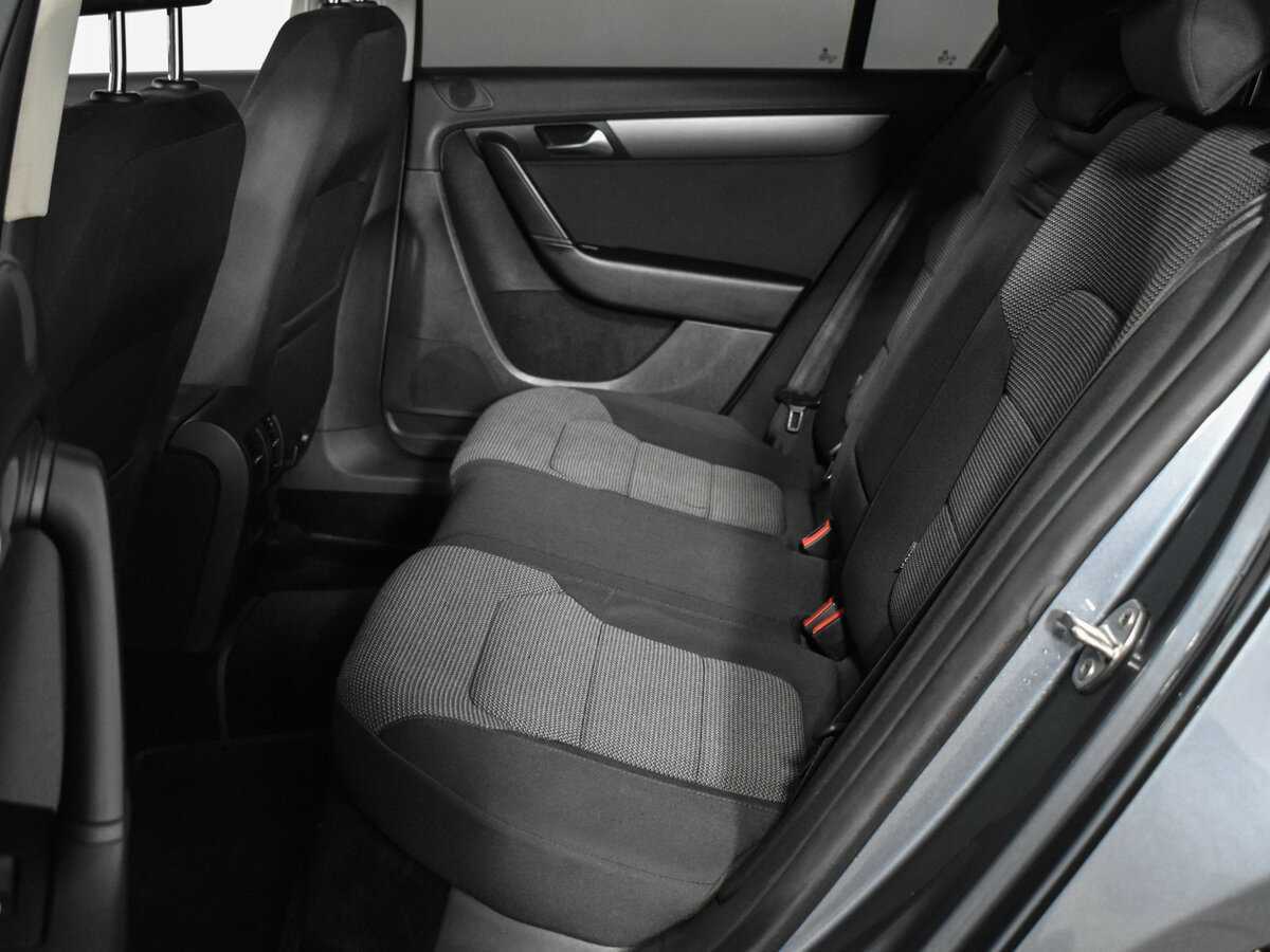 Volkswagen Passat, 2011 Фото №13