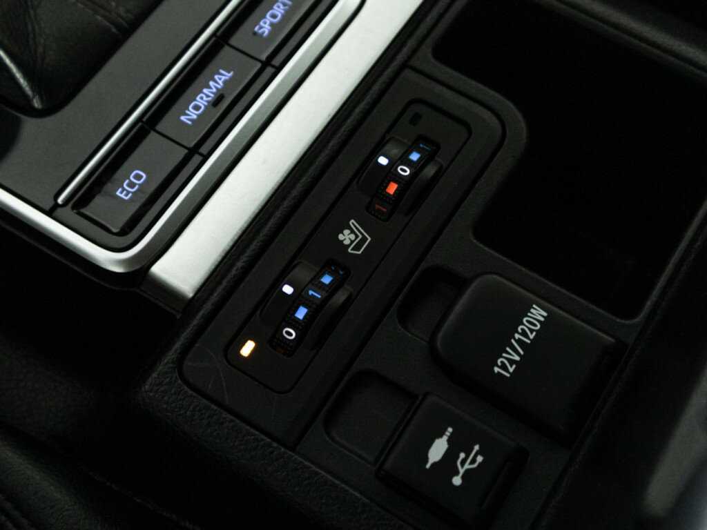 Toyota Land Cruiser Prado, 2018 Фото №20