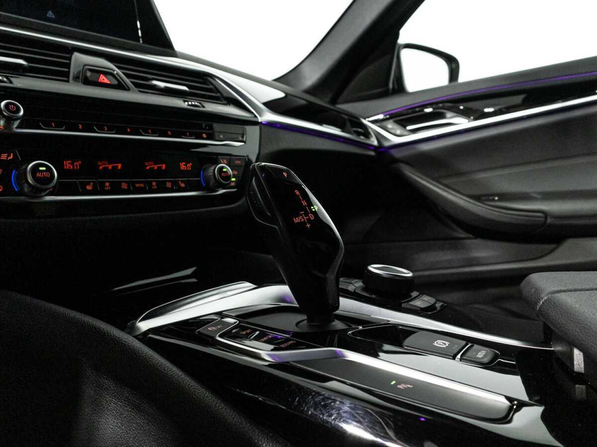 BMW 5 серии 520i, 2019 Фото №18