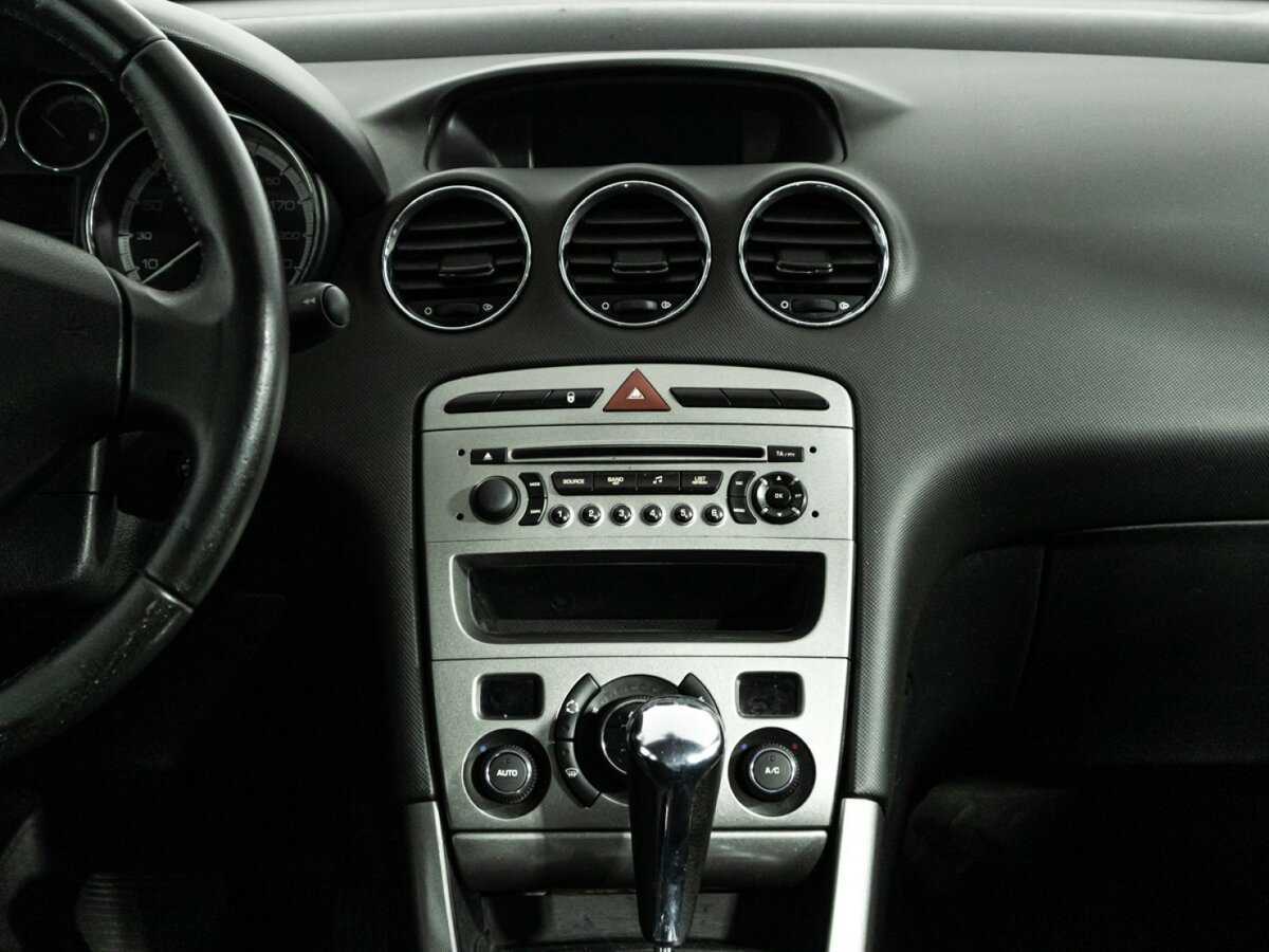 Peugeot 308, 2010 Фото №14