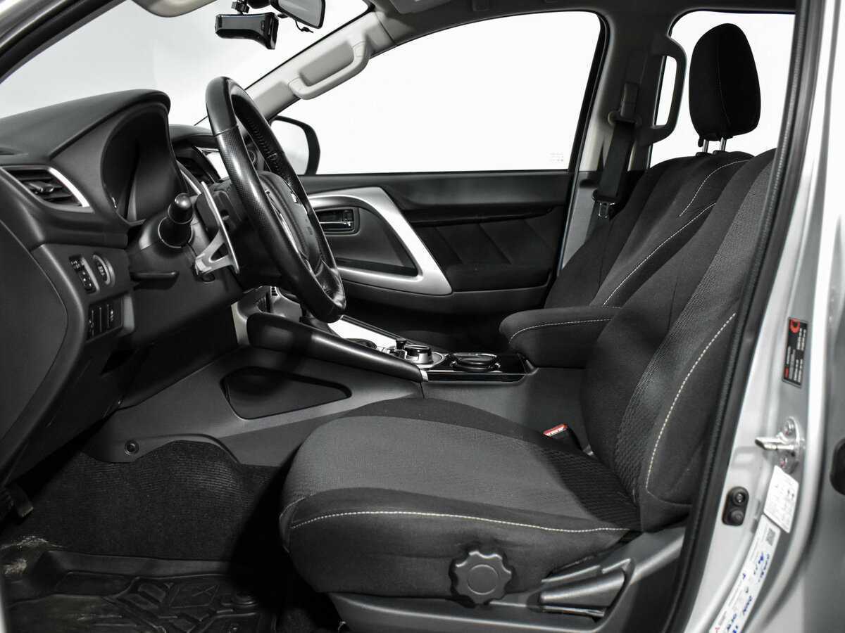 Mitsubishi Pajero Sport, 2019 Фото №10