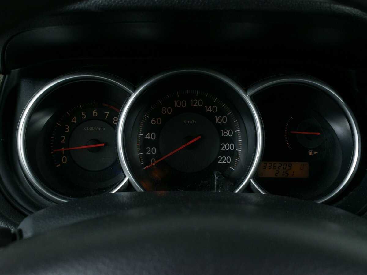 Nissan Tiida, 2008 Фото №11