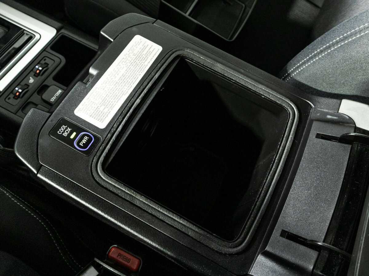 Toyota Land Cruiser Prado, 2017 Фото №19