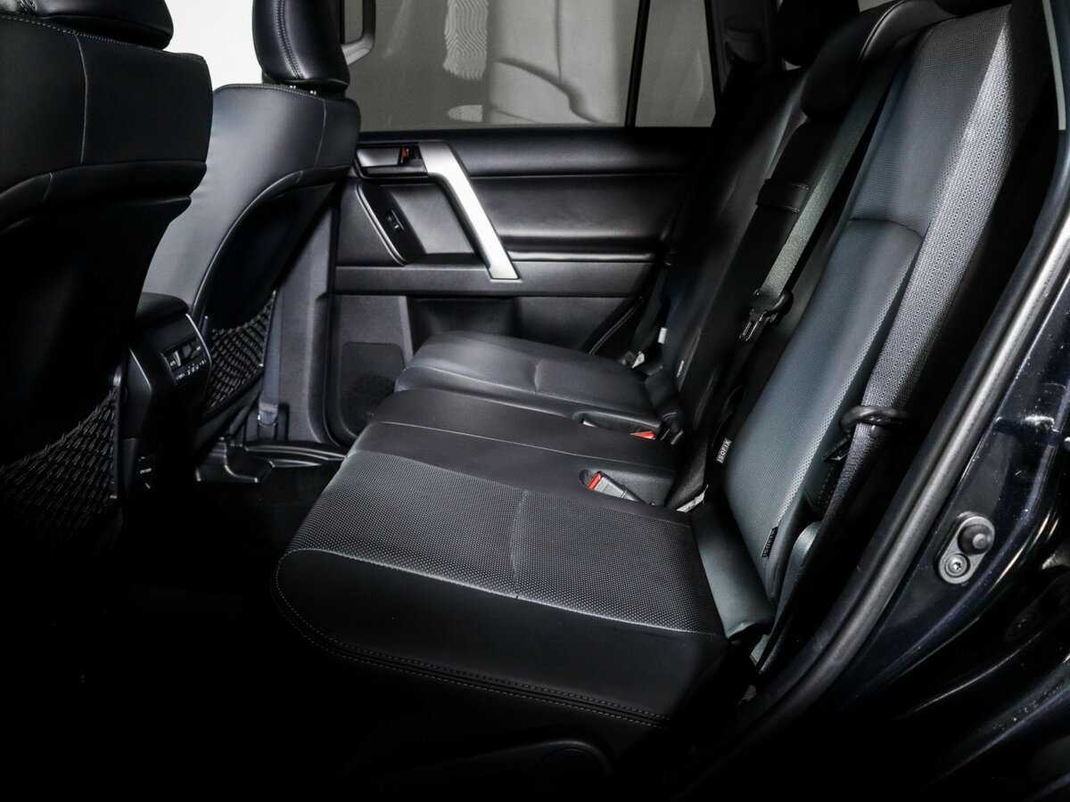 Toyota Land Cruiser Prado, 2022 Фото №7