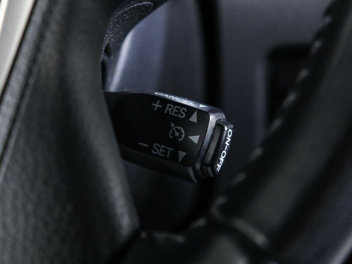 Toyota Land Cruiser Prado, 2018 Фото №17