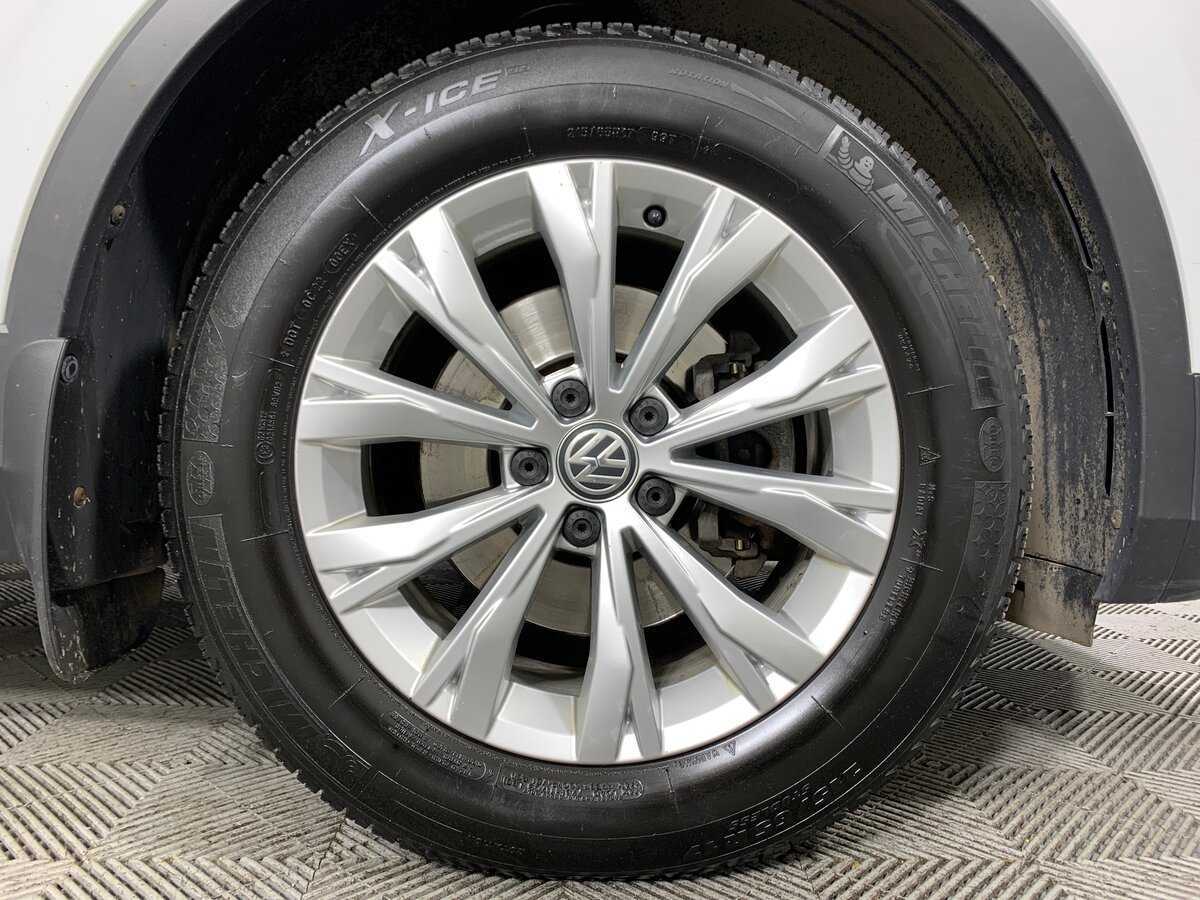 Volkswagen Tiguan, 2018 Фото №9