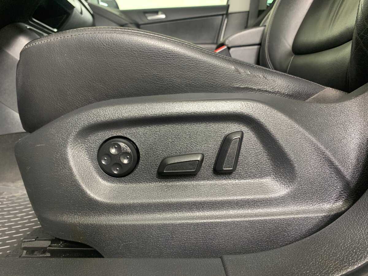 Volkswagen Tiguan, 2010 Фото №17