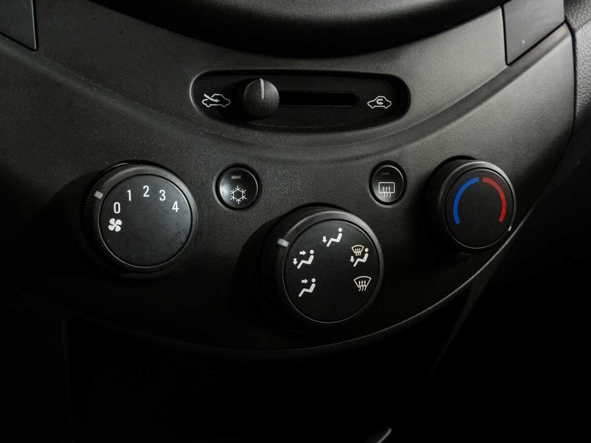 Chevrolet Spark, 2011 Фото №11