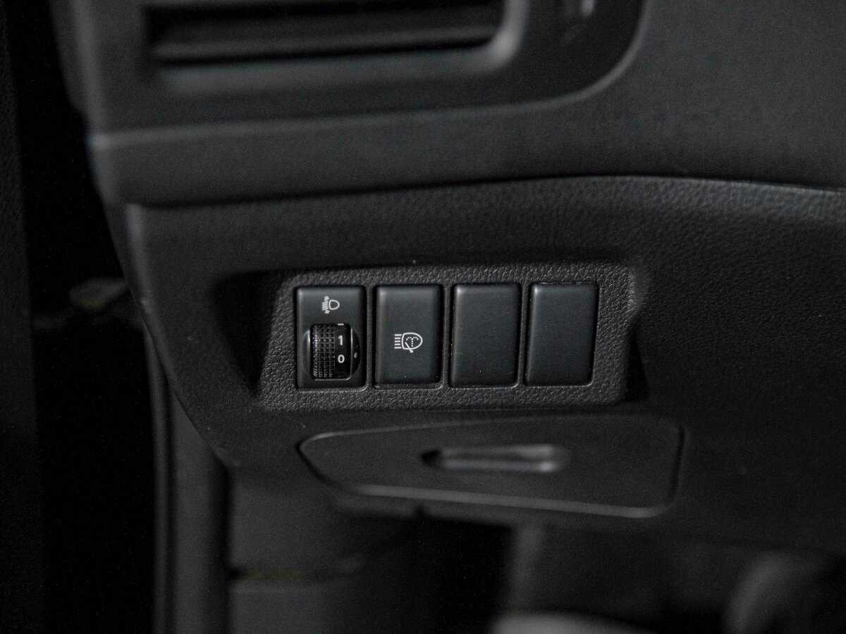 Nissan X-Trail, 2011 Фото №13