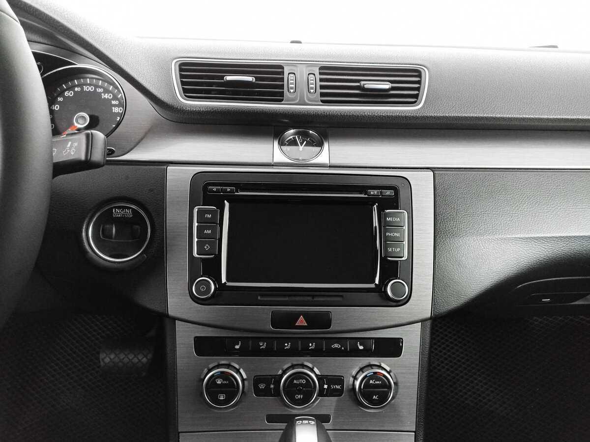 Volkswagen Passat, 2011 Фото №13