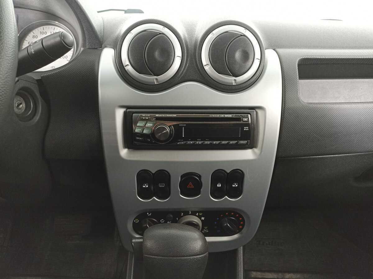 Renault Logan, 2011 Фото №15