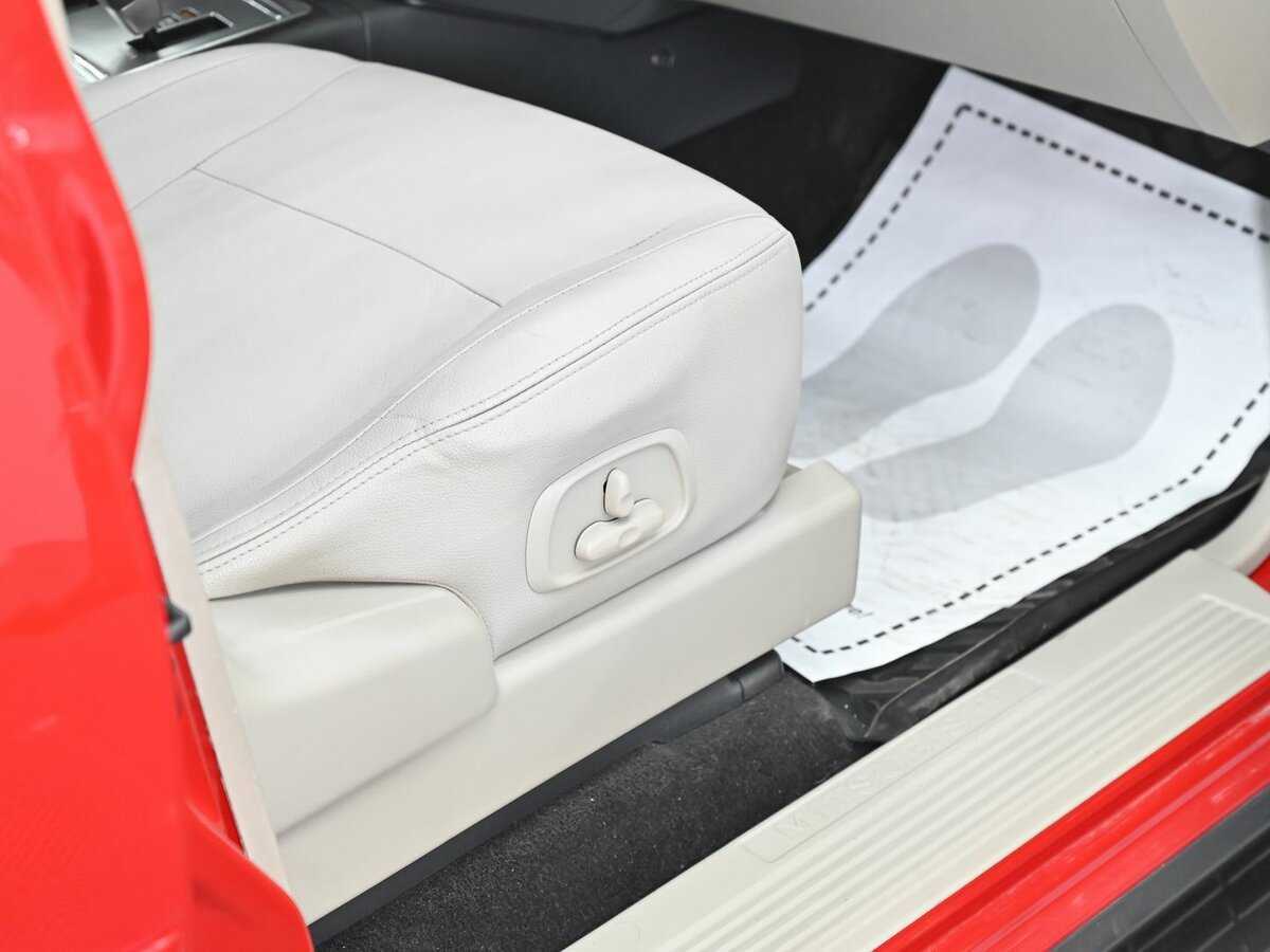 Mitsubishi Pajero, 2018 Фото №12