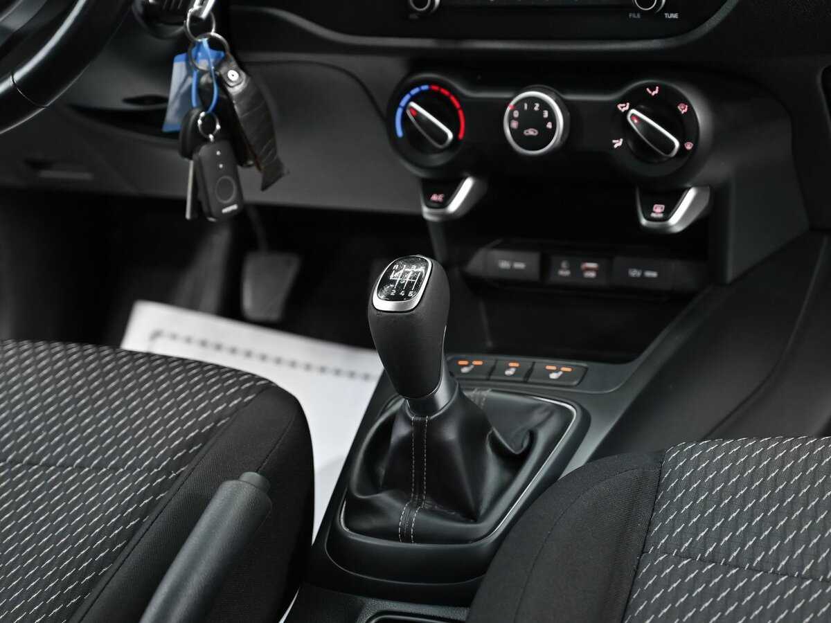 Kia Rio, 2018 Фото №10