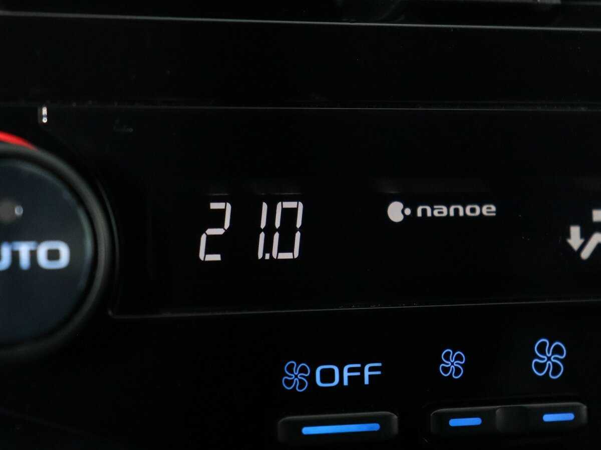 Toyota Camry, 2021 Фото №18