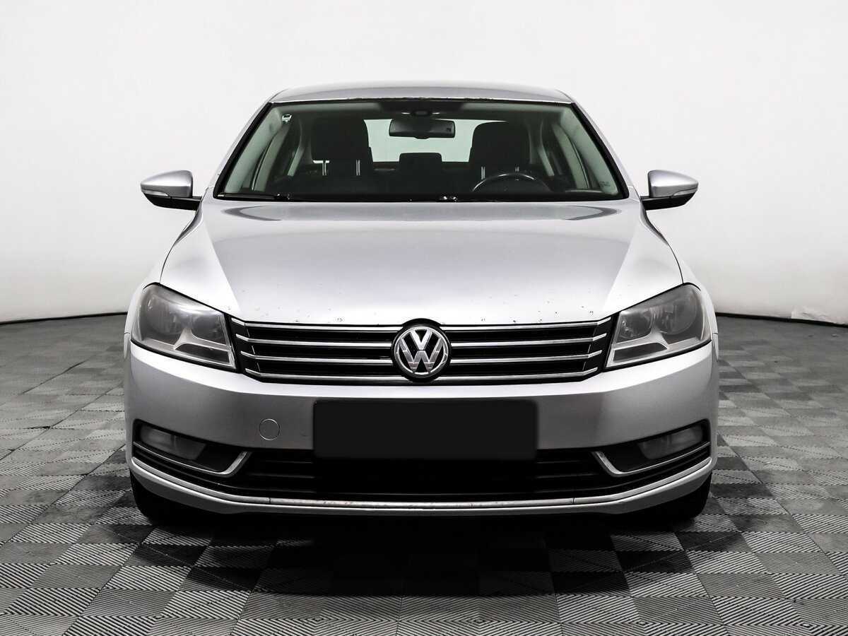 Volkswagen Passat, 2011 - 229 000 км. | Фото №2