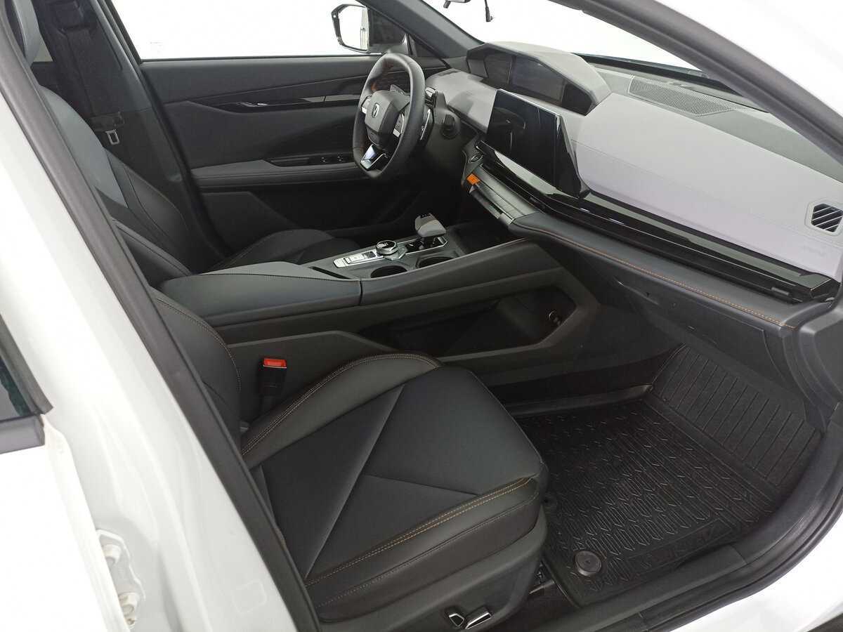 Changan UNI-V, 2023 Фото №10