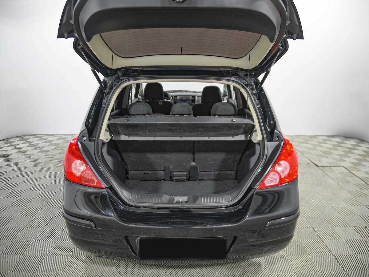 Nissan Tiida, 2010 Фото №17