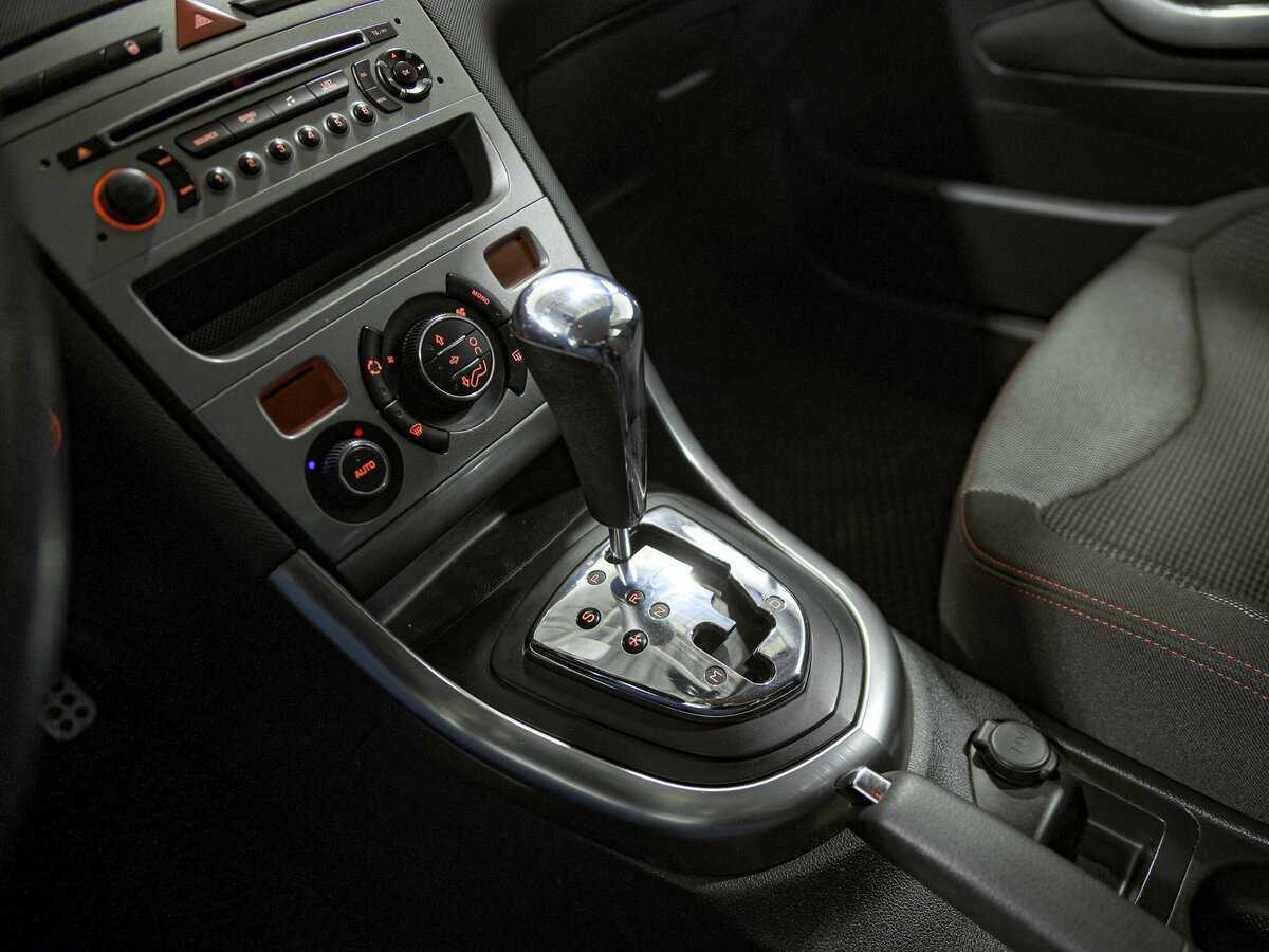 Peugeot 308, 2011 Фото №10