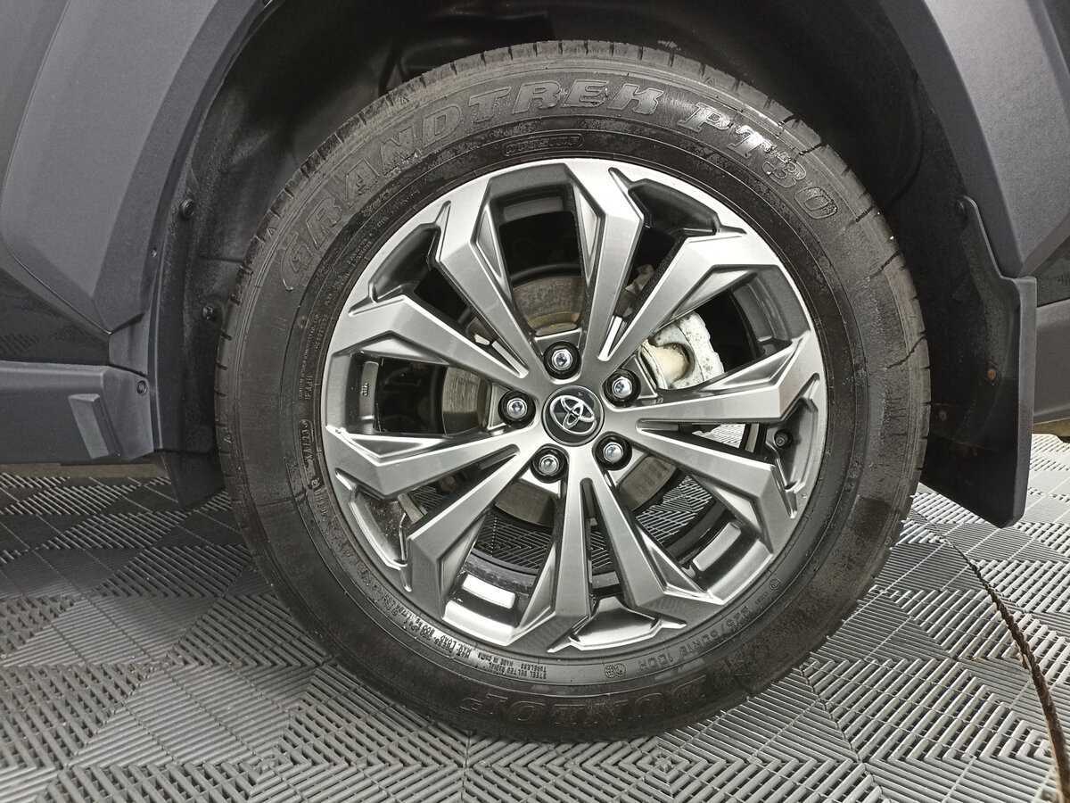 Toyota RAV4, 2023 Фото №16