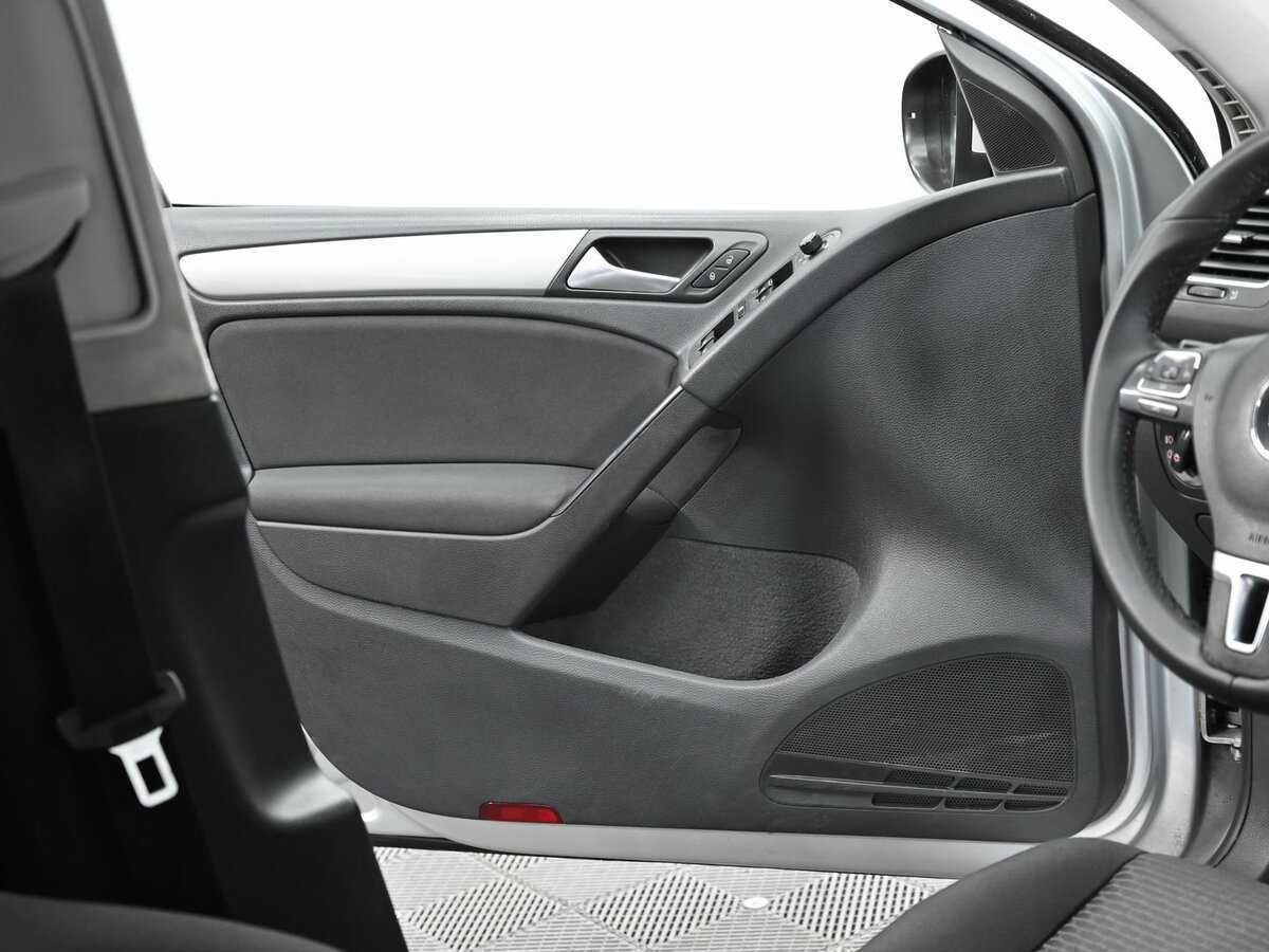 Volkswagen Golf, 2010 - 195 000 км. | Фото №6