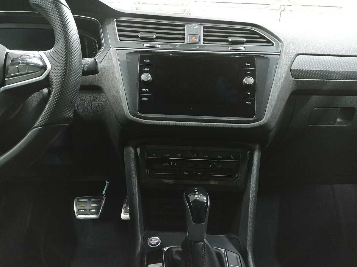 Volkswagen Tiguan, 2021 Фото №15