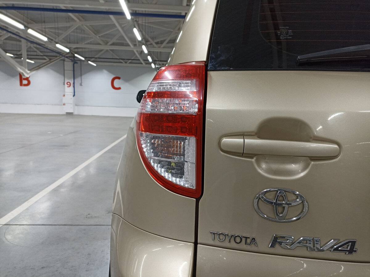 Toyota RAV4, 2011 Фото №9
