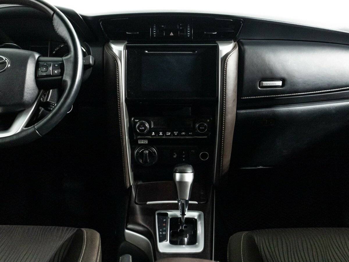 Toyota Fortuner, 2017 Фото №12