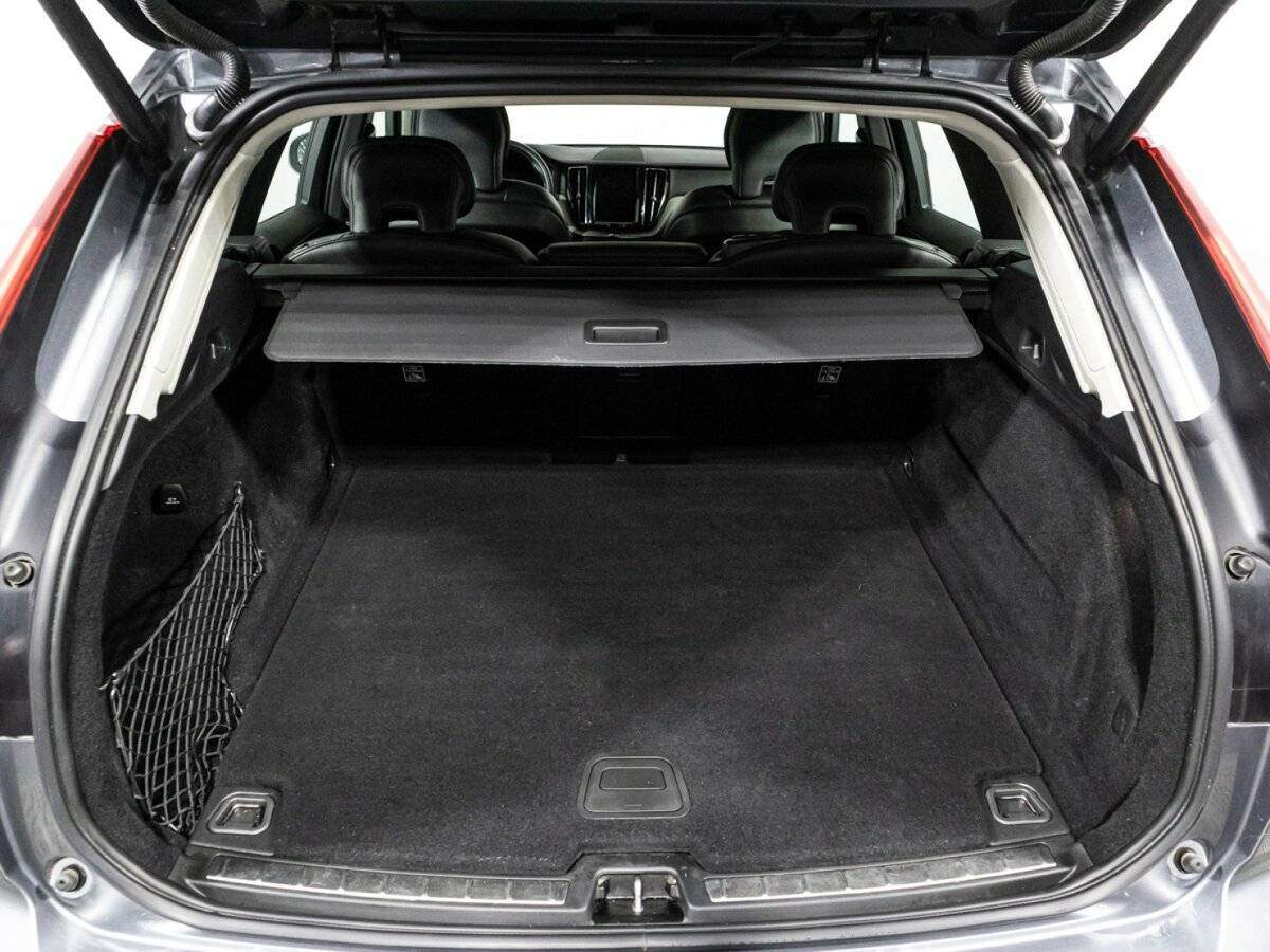 Volvo XC60, 2020 Фото №15