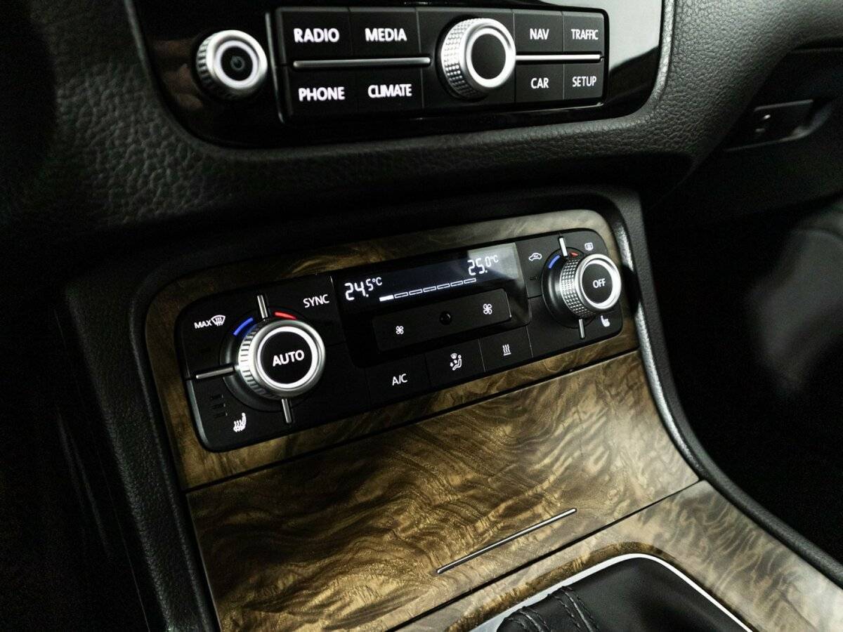 Volkswagen Touareg, 2015 Фото №20