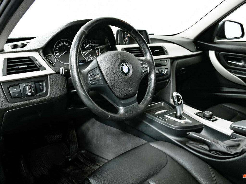 BMW 3 серии 316i, 2015 Фото №11