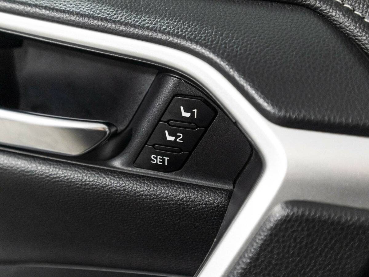 Toyota RAV4, 2020 Фото №18