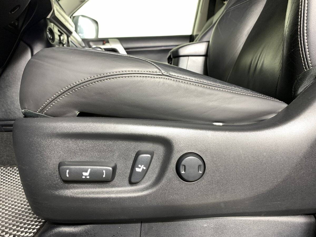 Toyota Land Cruiser Prado, 2018 Фото №16