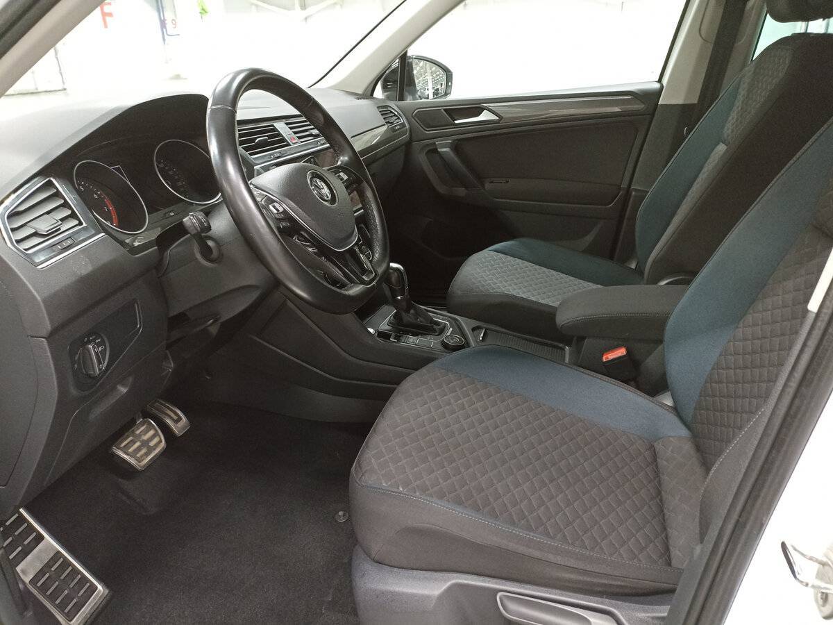 Volkswagen Tiguan, 2019 Фото №16