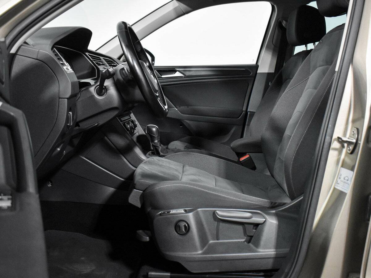 Volkswagen Tiguan, 2018 Фото №12