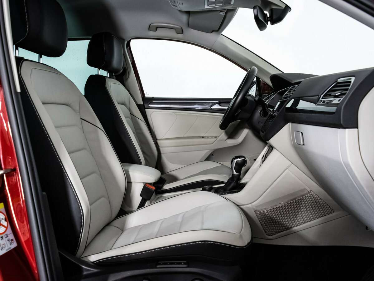 Volkswagen Tiguan, 2020 Фото №15