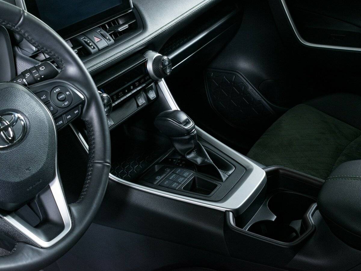 Toyota RAV4, 2023 Фото №18