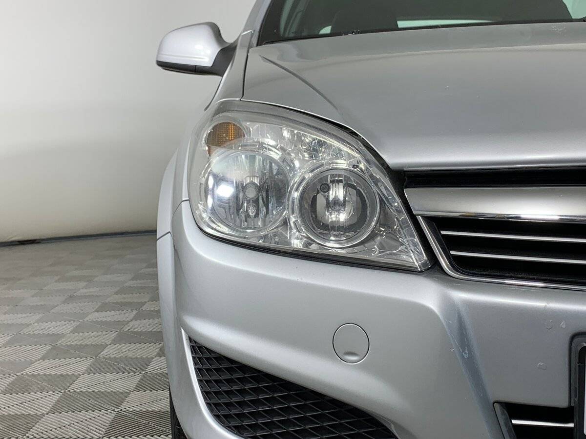 Opel Astra, 2010 Фото №10