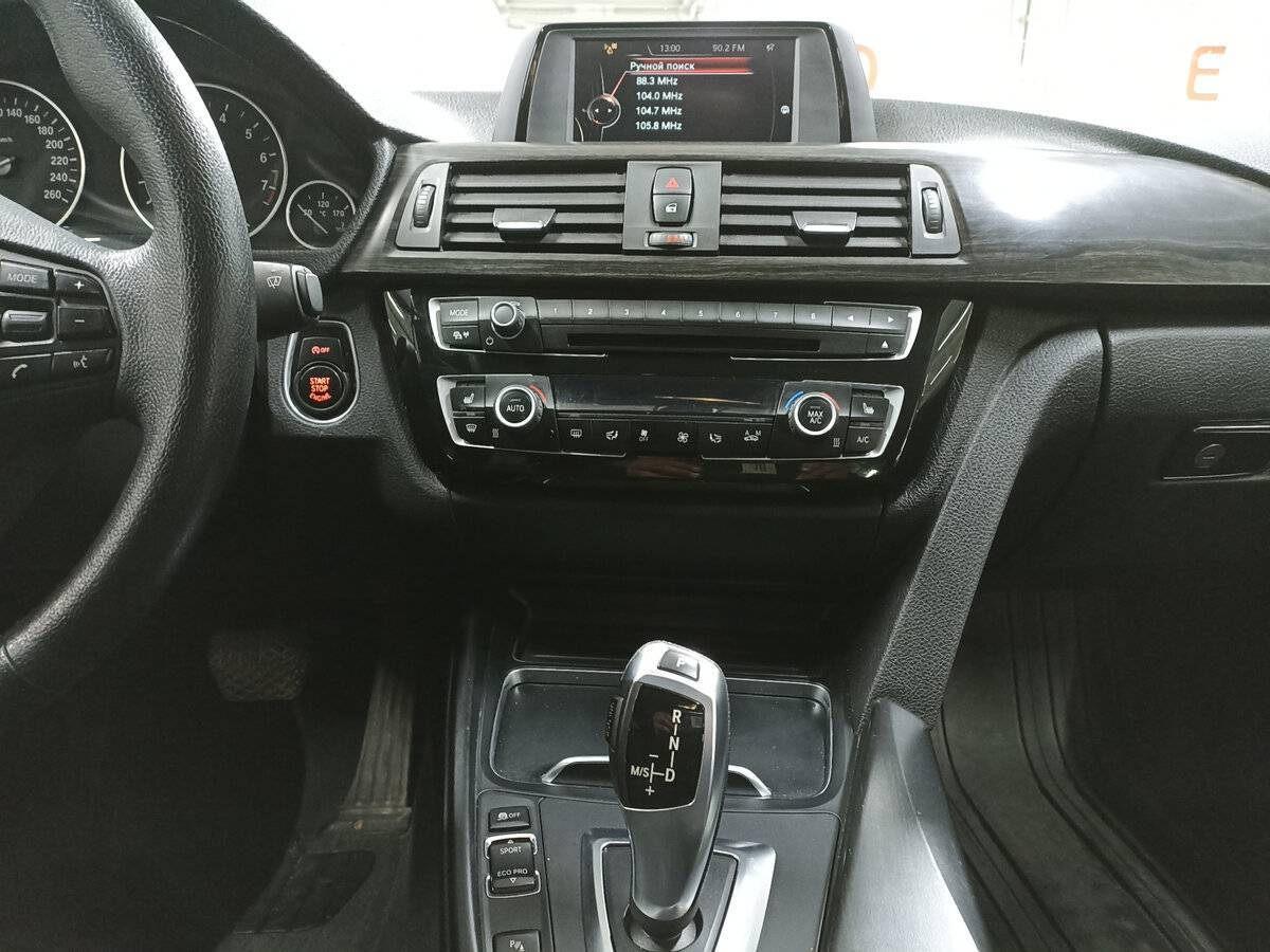 BMW 3 серии 318i, 2016 Фото №15