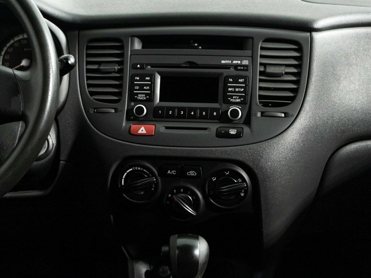 Kia Rio, 2010 Фото №14