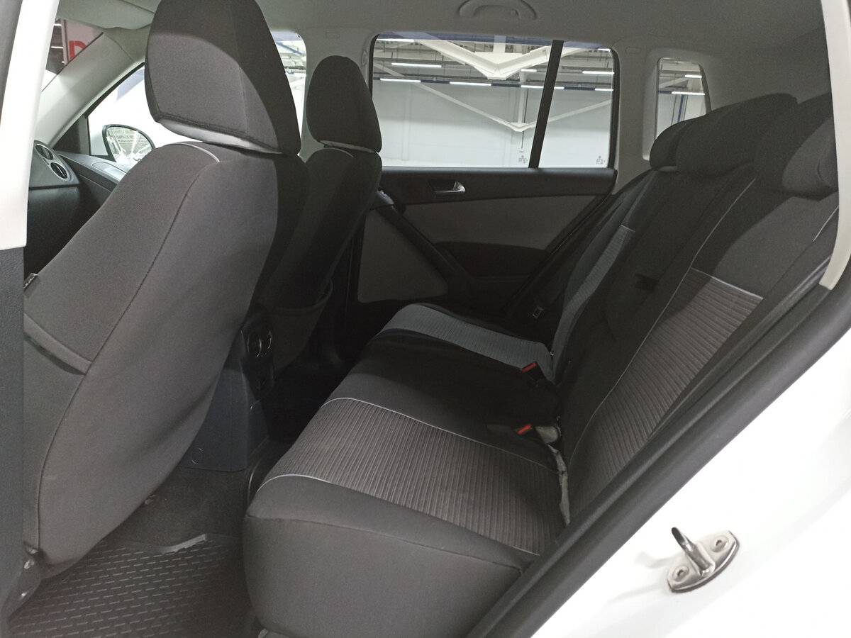 Volkswagen Tiguan, 2010 Фото №12