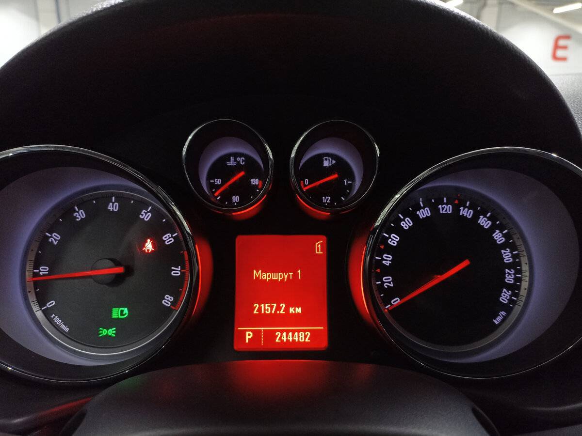 Opel Insignia, 2011 Фото №13