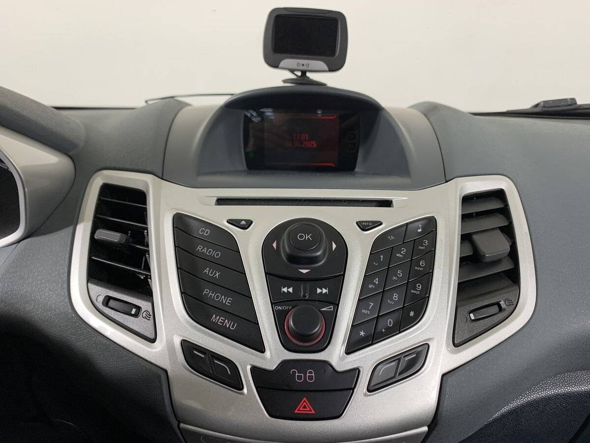 Ford Fiesta, 2011 Фото №16